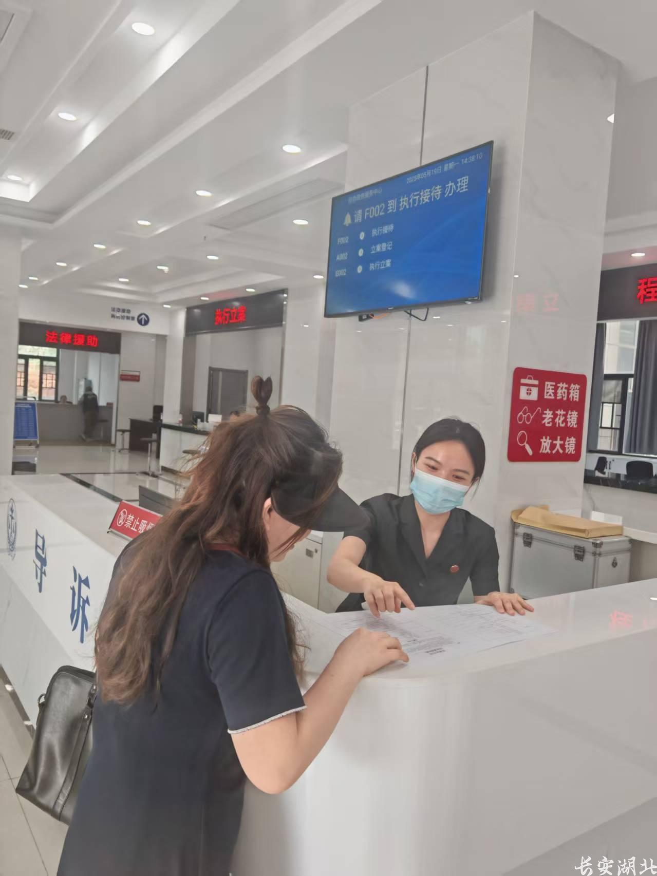 导诉台引导、提供空白文本 (2).jpg